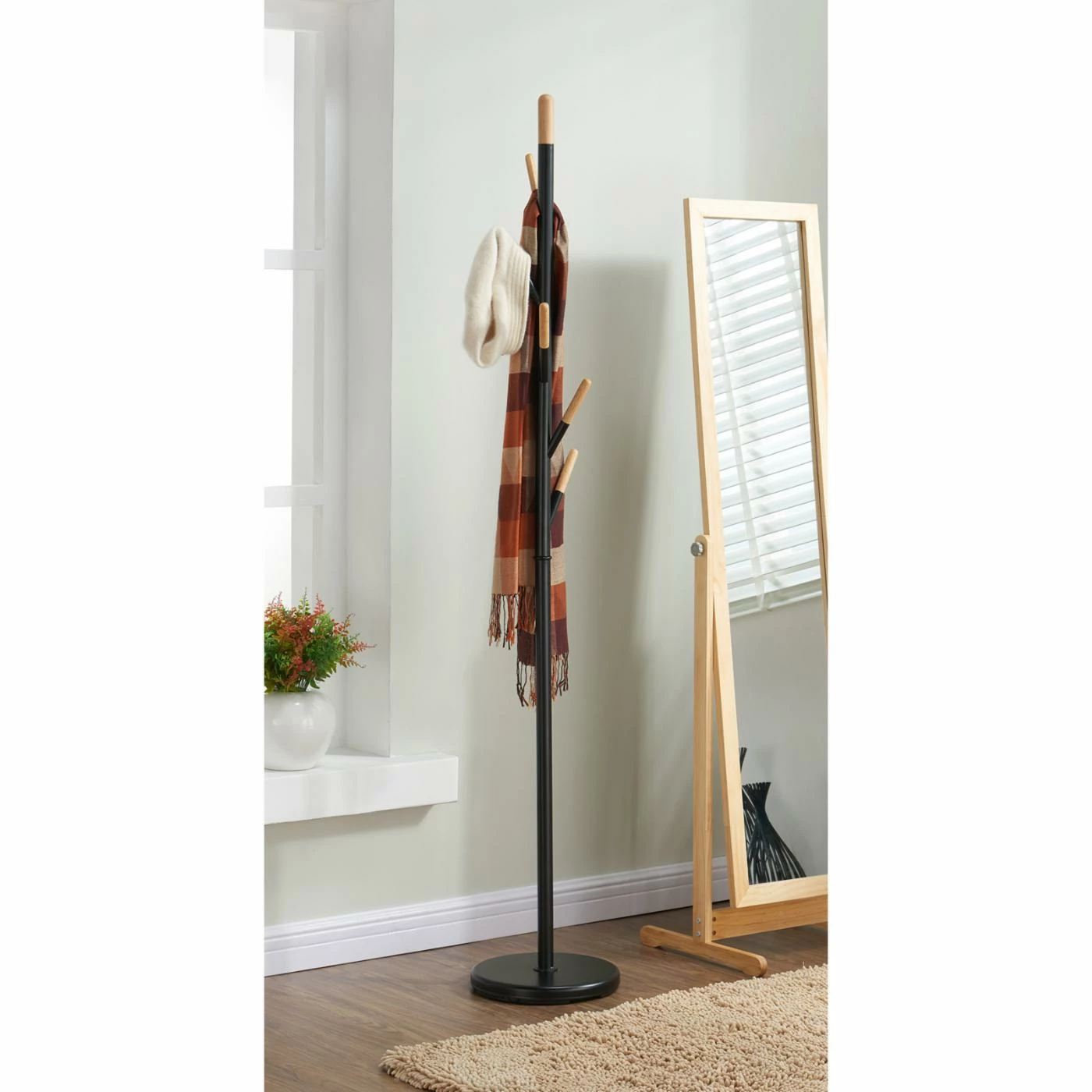 Brand new ⭐ WHI Metal 🧥 Coat Rack With Wood Tips ✔️